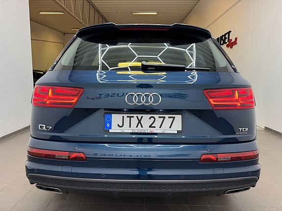 Audi Q7 3 of 5