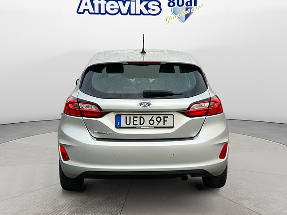 Ford Fiesta 4 of 5