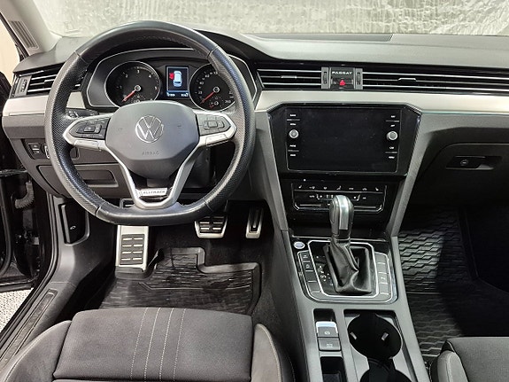 Volkswagen Passat Alltrack 6 of 11