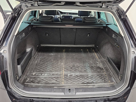 Volkswagen Passat Alltrack 11 of 11