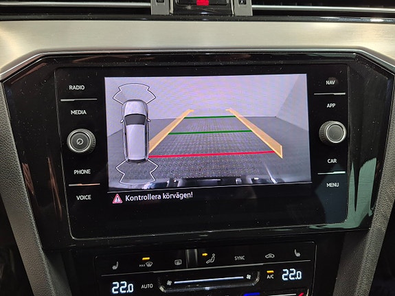 Volkswagen Passat Alltrack 8 of 11