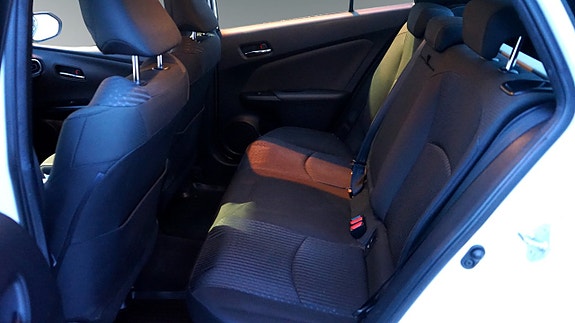 Toyota Prius 23 of 27