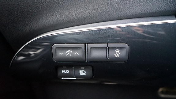 Toyota Prius 18 of 27