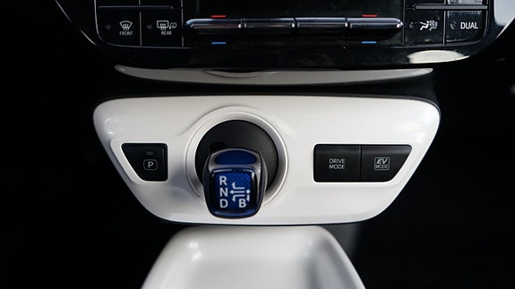 Toyota Prius 15 of 27