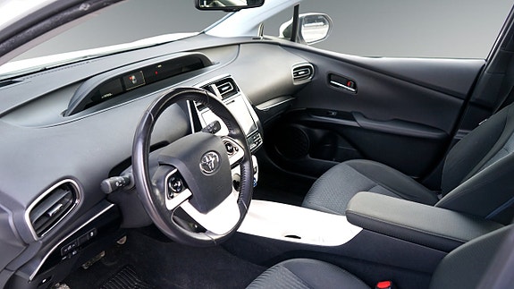 Toyota Prius 5 of 5