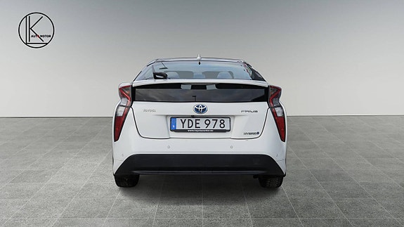 Toyota Prius 26 of 27