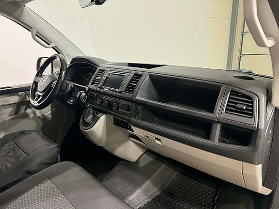 Volkswagen Transporter 4 of 5