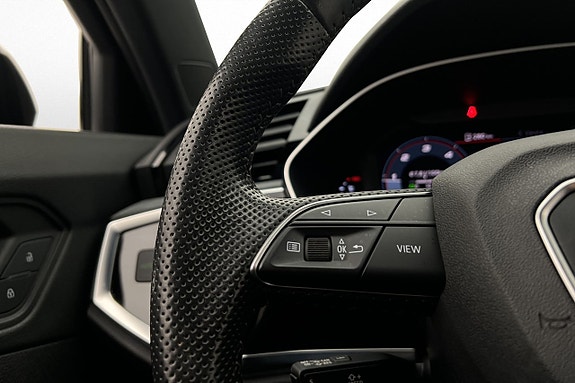 Audi Q3 15 of 30