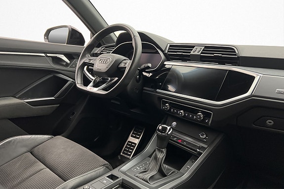Audi Q3 12 of 30