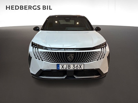 Peugeot e-3008 5 of 5