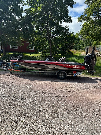 Nitro Z19 Evinrude E-tec 200 HO G2 DPS 3 of 3