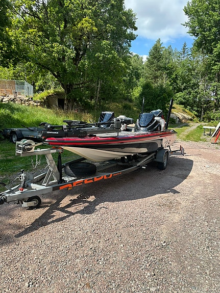 Nitro Z19 Evinrude E-tec 200 HO G2 DPS 2 of 3