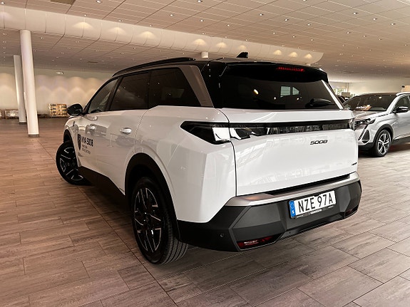 Peugeot 5008 4 of 5