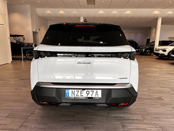 Peugeot 5008 3 of 5