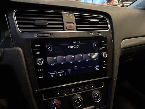 Volkswagen Golf VII 8 of 11