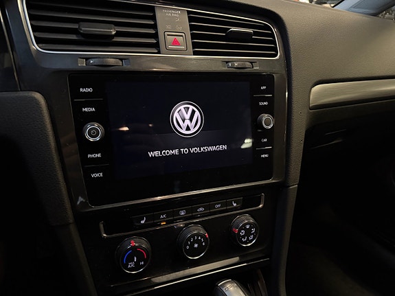 Volkswagen Golf VII 9 of 11