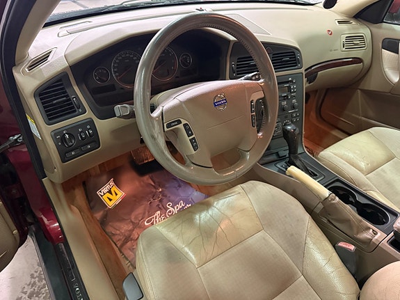 Volvo V70 6 of 14