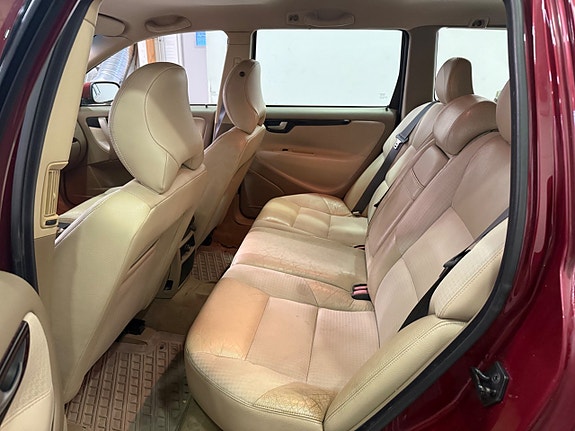 Volvo V70 10 of 14