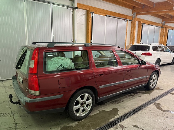 Volvo V70 12 of 14