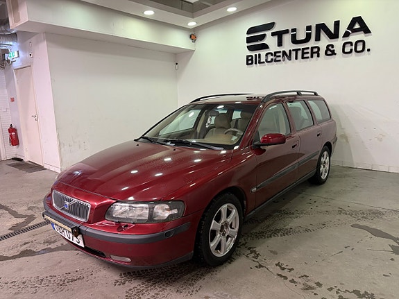 Volvo V70 4 of 5