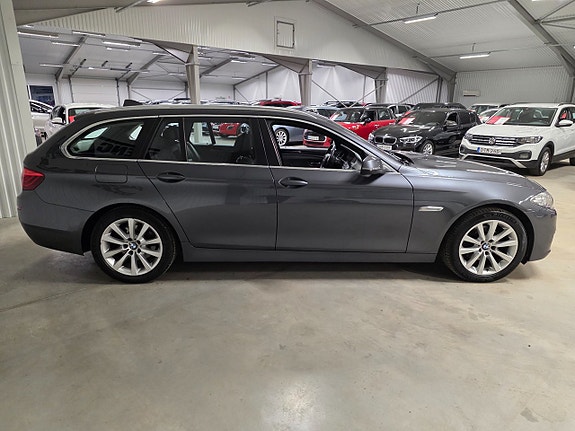 BMW 520d 3 of 5