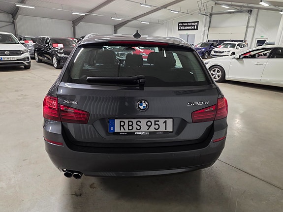 BMW 520d 4 of 5