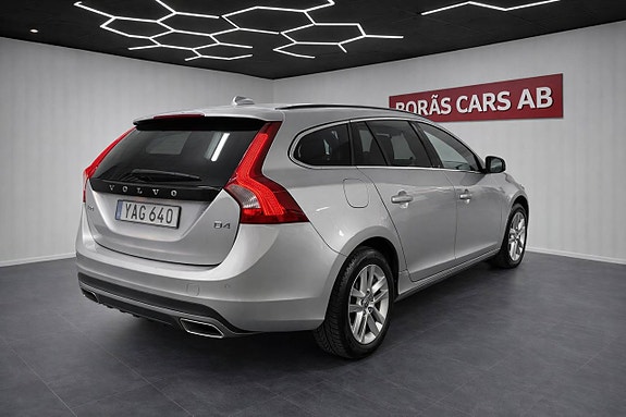 Volvo V60 3 of 19