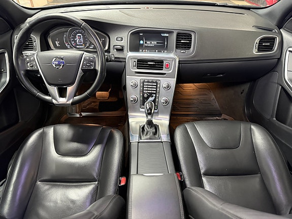 Volvo V60 8 of 19
