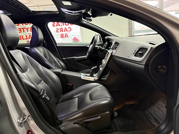 Volvo V60 6 of 19