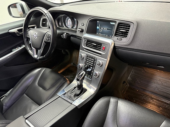 Volvo V60 10 of 19