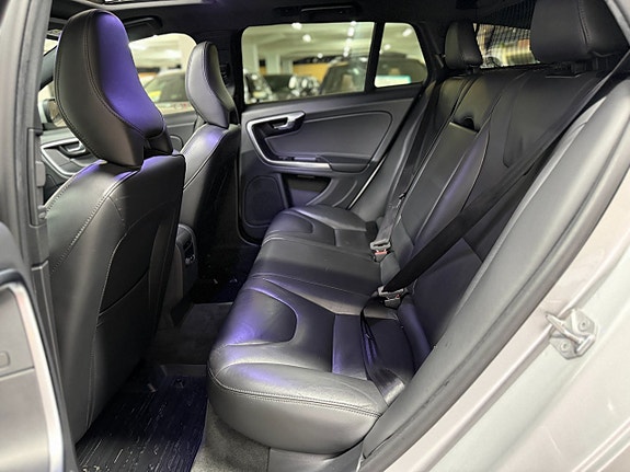 Volvo V60 17 of 19