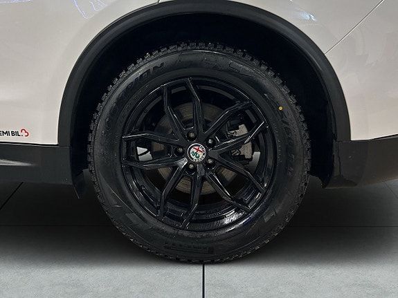 Alfa Romeo Stelvio 14 of 24