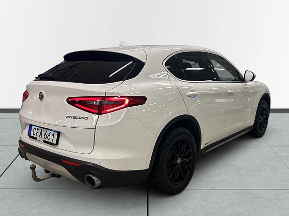 Alfa Romeo Stelvio 6 of 24