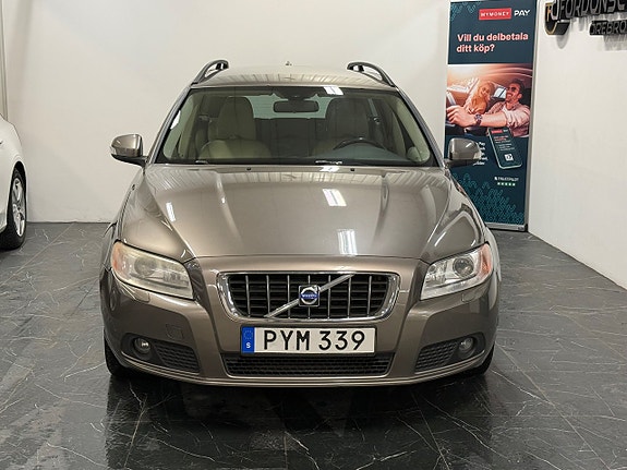 Volvo V70 2 of 24
