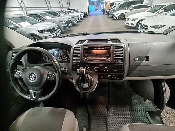 Volkswagen Transporter 13 of 18