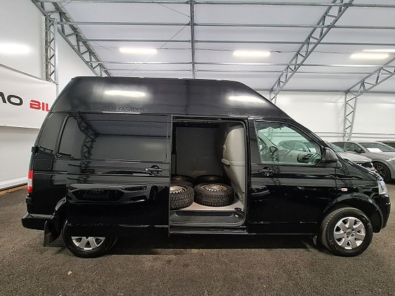 Volkswagen Transporter 2 of 5