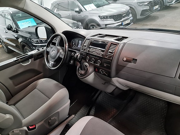 Volkswagen Transporter 12 of 18