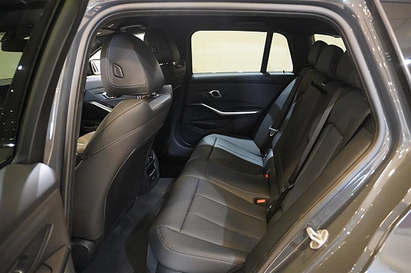 BMW 330e 9 of 11