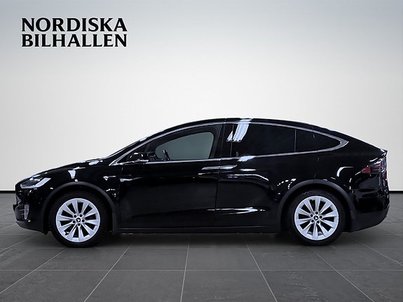 Tesla Model X 4 of 5