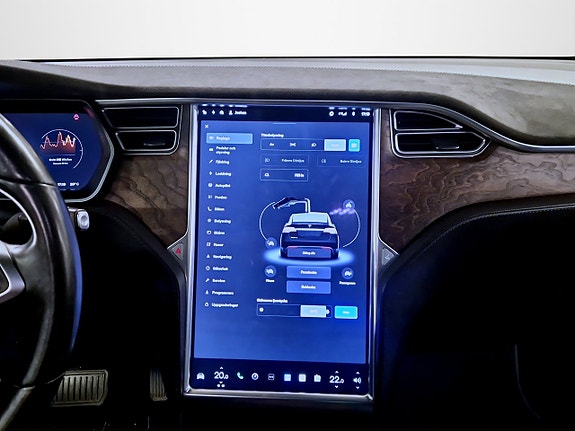 Tesla Model X 12 of 18