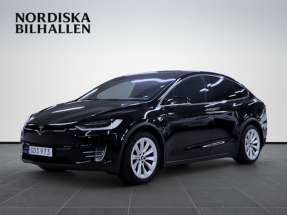 Tesla Model X 3 of 5