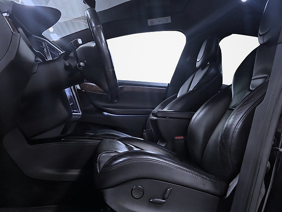 Tesla Model X 6 of 18