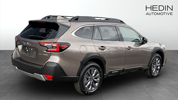 Subaru Outback 2 of 5