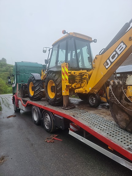 JCB Vi vill köpa Entreprenad maskiner 4 of 5