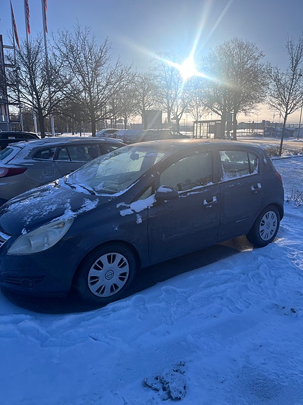 Opel Corsa 2 of 4