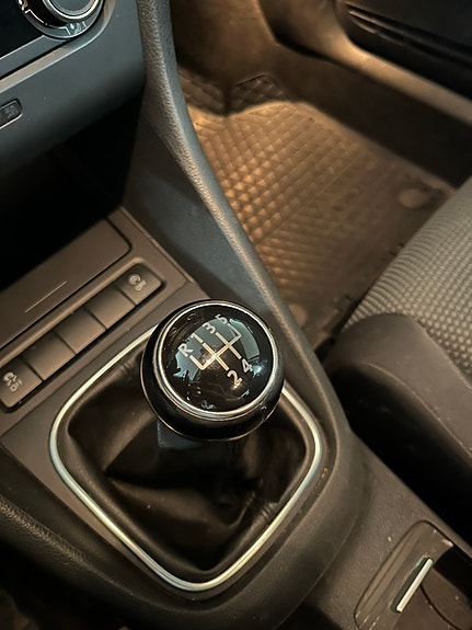 Volkswagen Golf VI 18 of 30