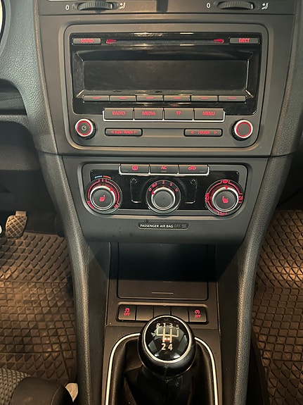 Volkswagen Golf VI 17 of 30