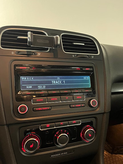 Volkswagen Golf VI 16 of 30