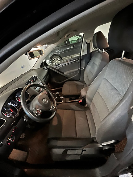 Volkswagen Golf VI 19 of 30