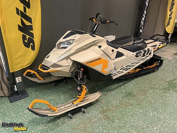 Ski-Doo Freeride STD 146" 850 E-TEC -22 m. Elstart